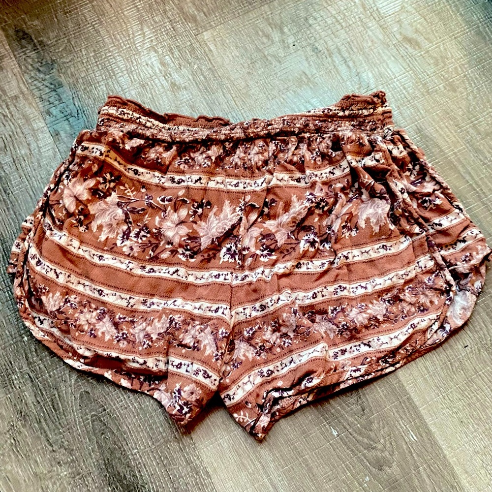 AMERICAN EAGLE BOHO FLOWY PINK & WHITE DRAWSTRING FLORAL STRETCHY SUMMER SHORT